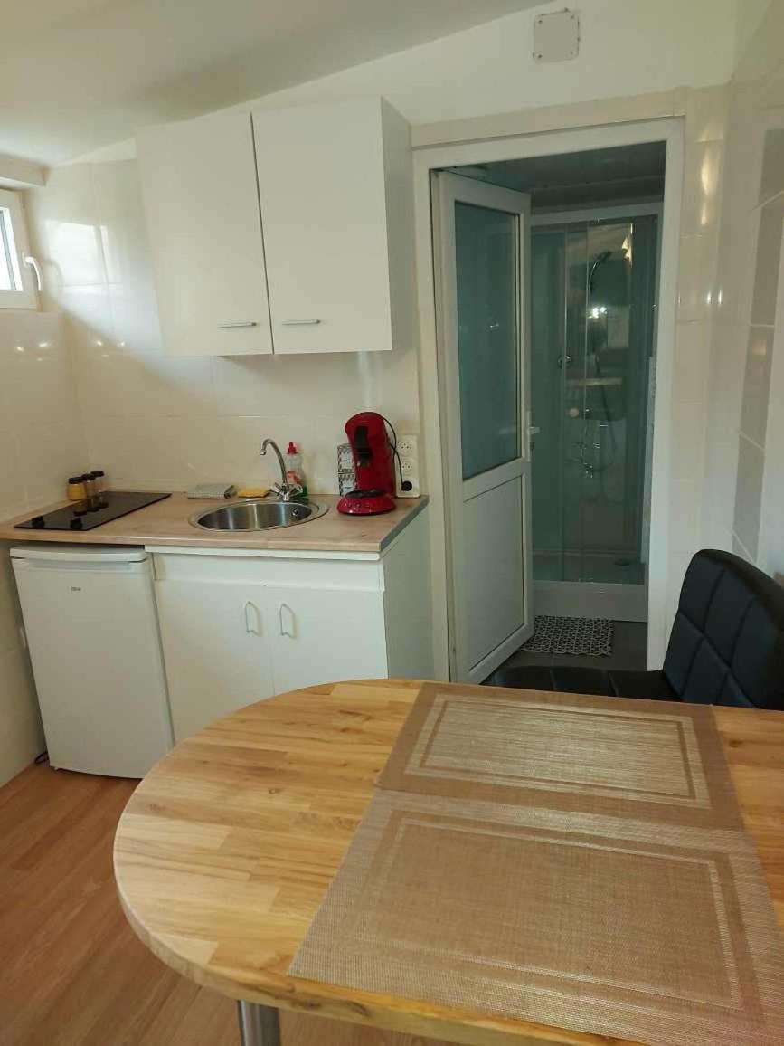 Studio Au Calme Wifi 600M Centre Ville Parking Gratuit Devant Castres  Exterior photo